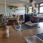 Logis Schaeffer- Restaurant Le Saint Georges Serrières-en-Chautagne