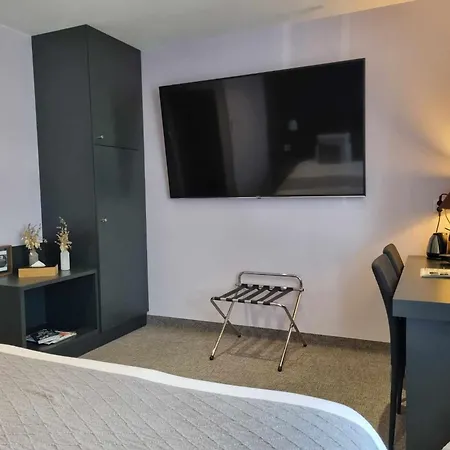 Logis Schaeffer- Restaurant Le Saint Georges Hotel Serrieres (Ardeche)