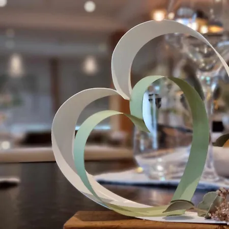 Hotel Logis Schaeffer- Restaurant Le Saint Georges Serrieres (Ardeche)